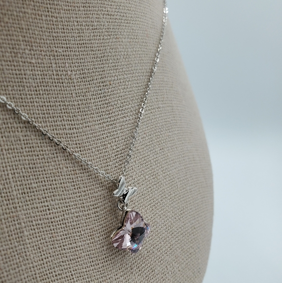 Swarovski crystals floating butterflies necklace - Picture 6 of 7